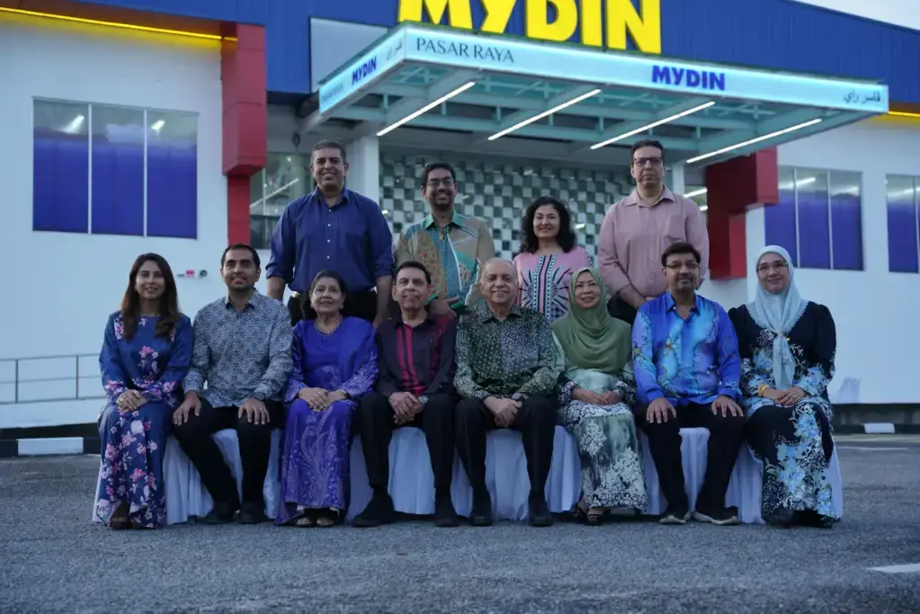 Mydin Mohamed Holdings Berhad - Team Photo