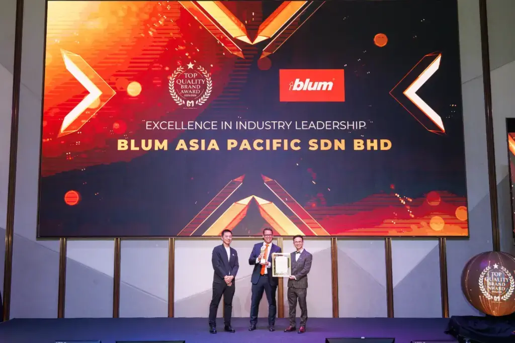 Blum Asia Pacific Sdn. Bhd. - Top Quality Brand Award 2025/2026 - Johan-Maarten de Vries (Regional Director of Blum Asia Pacific) receives award - Winner's Image