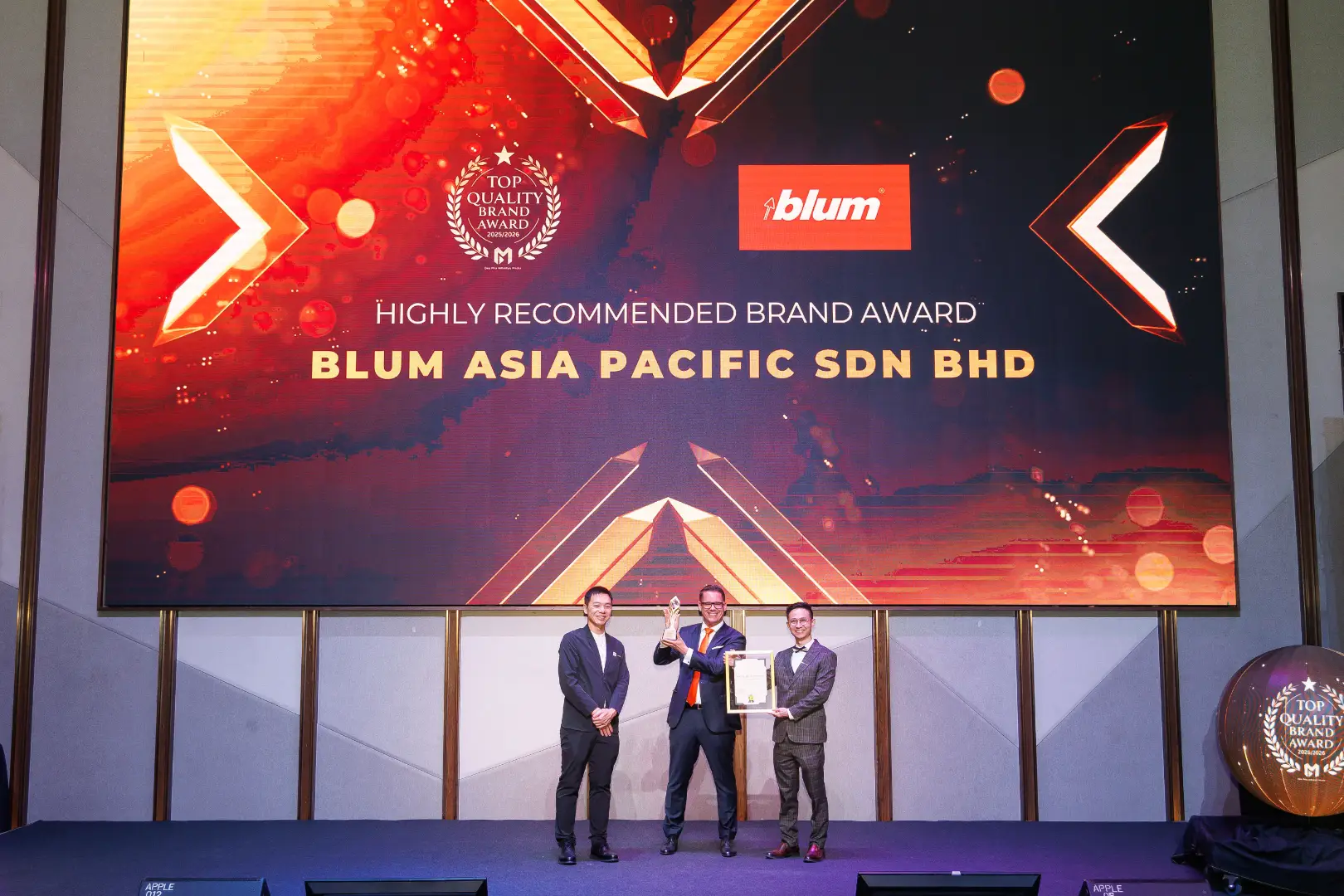 Blum Asia Pacific Sdn. Bhd. - Top Quality Brand Award 2025/2026 - Johan-Maarten de Vries (Regional Director of Blum Asia Pacific) receives award - Winner's Image